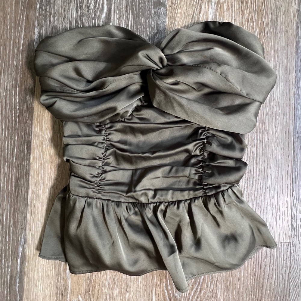 Express Strapless Peplum Top Women XS Olive Green Ruched Satin‎ Sweetheart Neck